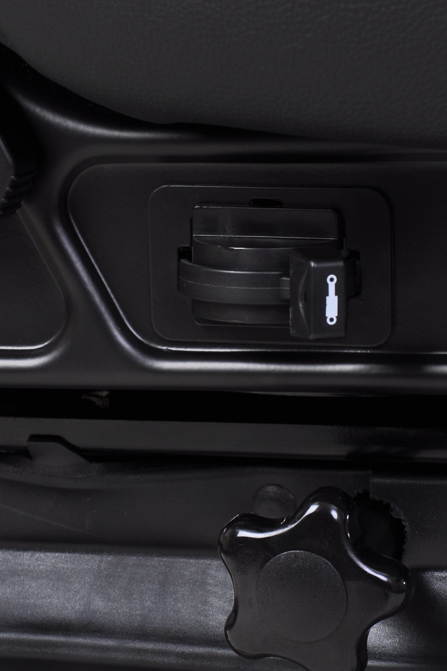 Admiral CT: Hi-Back Air Suspension Seat - Image 6